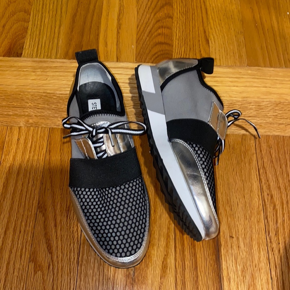 New Steve Madden “antics” sneakers